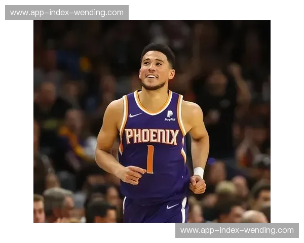 德文·布克得分爆发力依旧 太阳控卫职责分散其精力